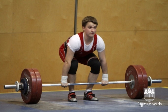 Ogres NSC svarcēlājiem sekmīgs starts Latvijas čempionātā