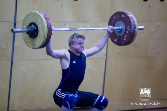 Ogres NSC svarcēlāji triumfē pašu rīkotās sacensībās