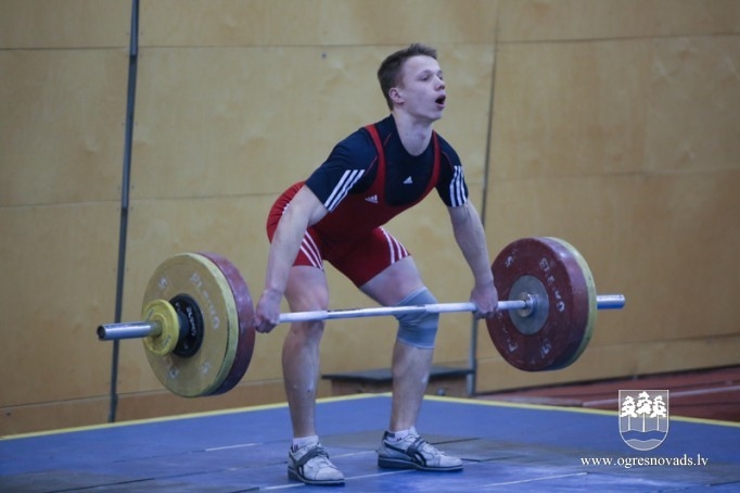 Ogres NSC svarcēlāji triumfē pašu rīkotās sacensībās