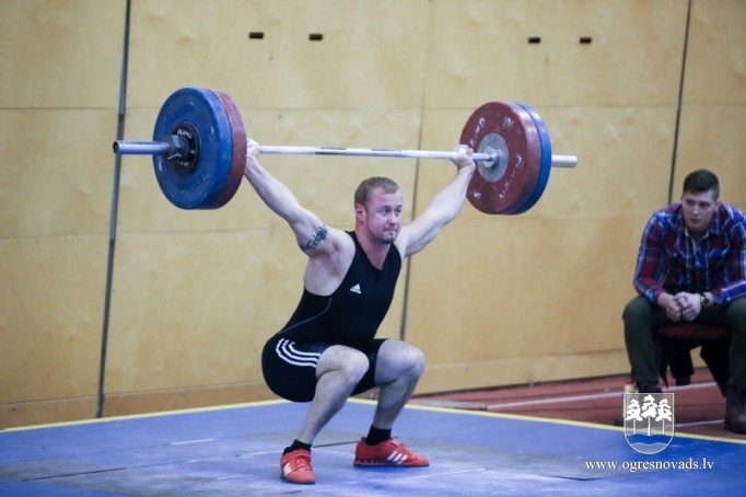 Ogres NSC svarcēlāji triumfē pašu rīkotās sacensībās