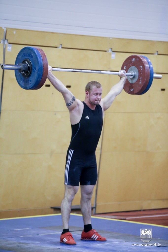 Ogres NSC svarcēlāji triumfē pašu rīkotās sacensībās