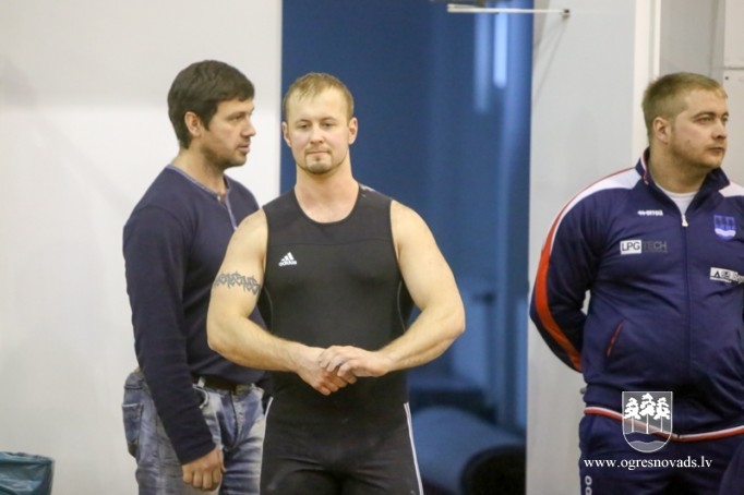 Ogres NSC svarcēlāji triumfē pašu rīkotās sacensībās