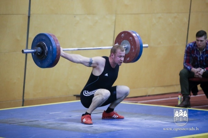 Ogres NSC svarcēlāji triumfē pašu rīkotās sacensībās