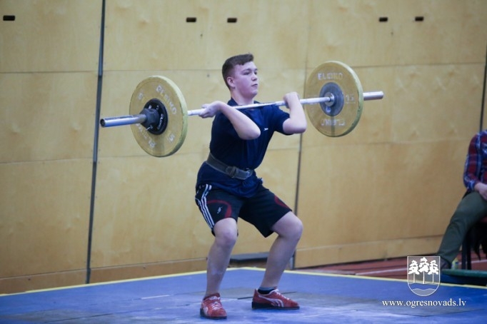 Ogres NSC svarcēlāji triumfē pašu rīkotās sacensībās