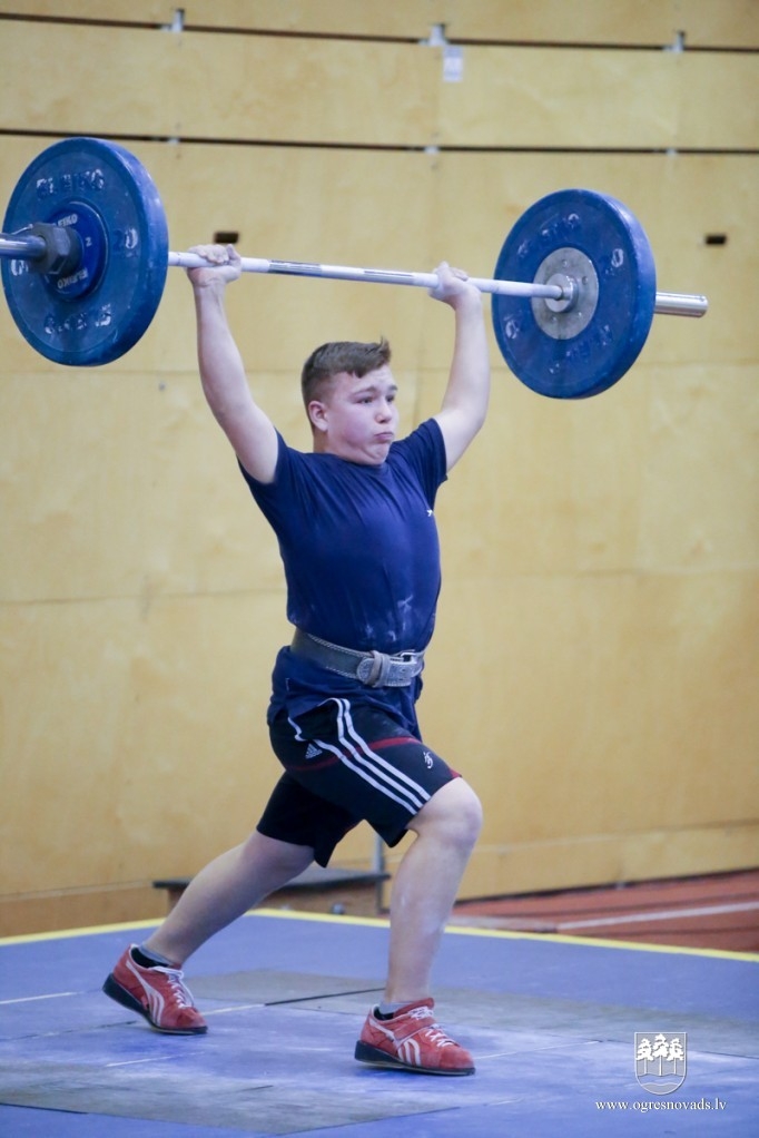 Ogres NSC svarcēlāji triumfē pašu rīkotās sacensībās