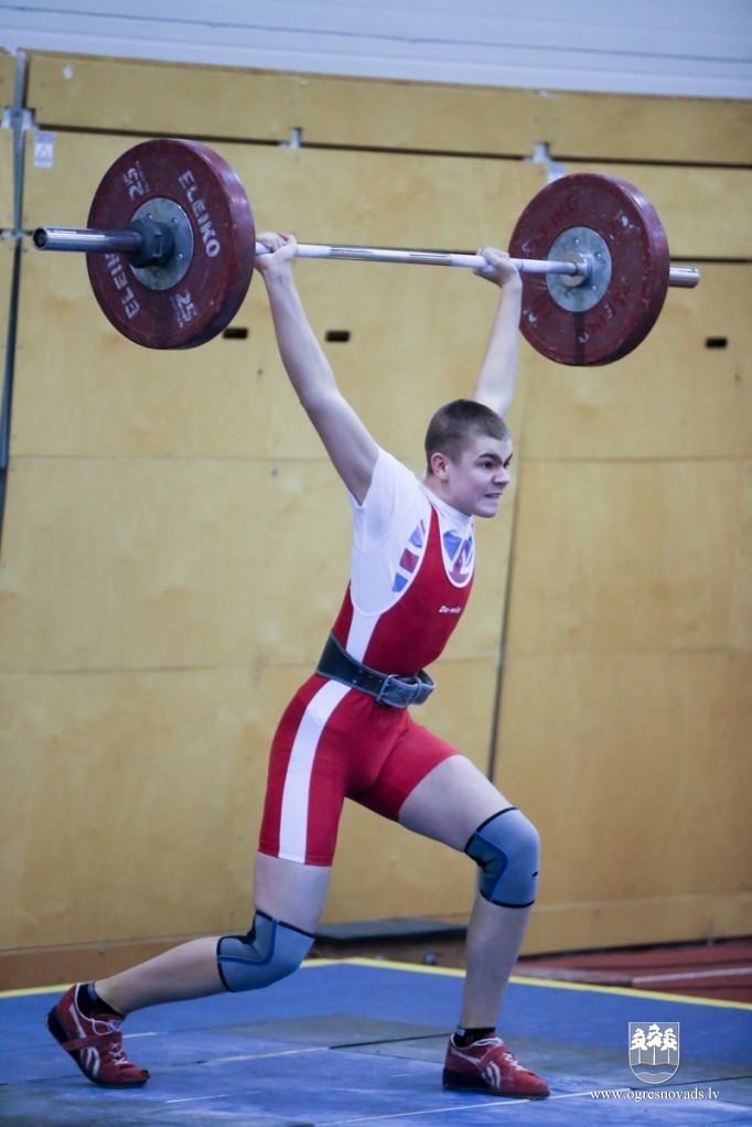 Ogres NSC svarcēlāji triumfē pašu rīkotās sacensībās