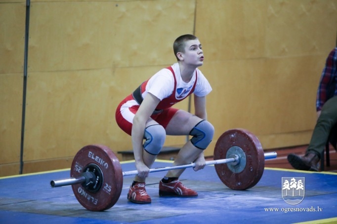 Ogres NSC svarcēlāji triumfē pašu rīkotās sacensībās