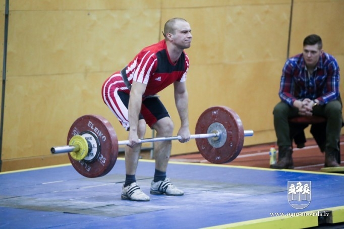 Ogres NSC svarcēlāji triumfē pašu rīkotās sacensībās