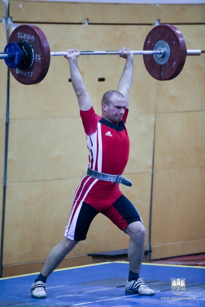 Ogres NSC svarcēlāji triumfē pašu rīkotās sacensībās