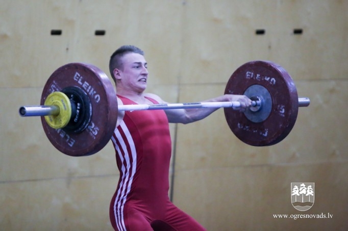 Ogres NSC svarcēlāji triumfē pašu rīkotās sacensībās