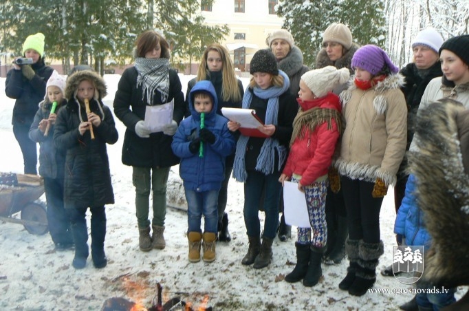 Barikāžu piemiņas pasākums Taurupes pamatskolā