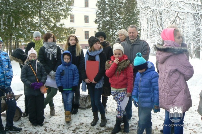 Barikāžu piemiņas pasākums Taurupes pamatskolā