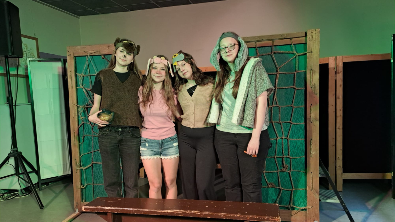 Trīs Ogres novada izglītības iestāžu teātru kolektīvi veiksmīgi pārstāv novadu festivālā "... un es iešu un iešu!"