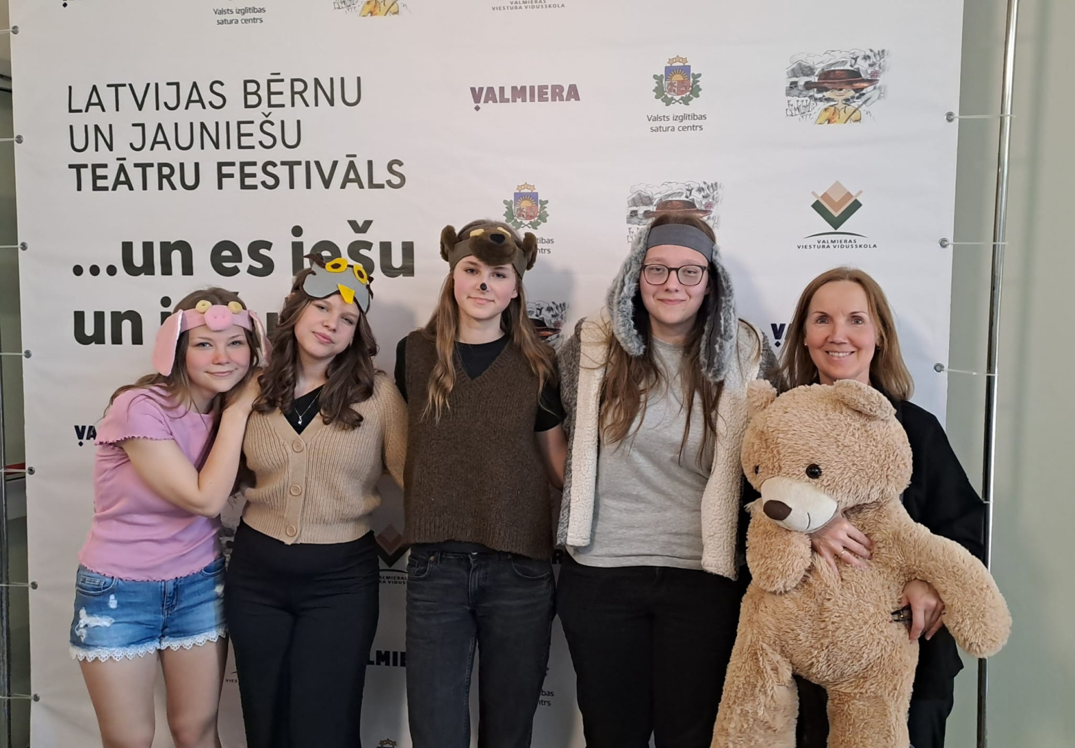 Trīs Ogres novada izglītības iestāžu teātru kolektīvi veiksmīgi pārstāv novadu festivālā "... un es iešu un iešu!"