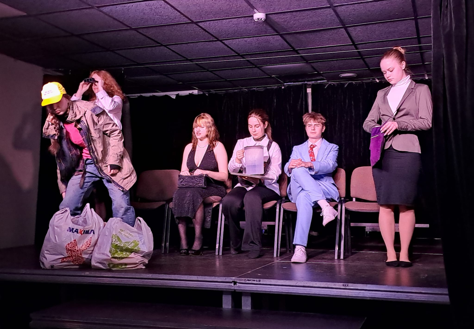 Trīs Ogres novada izglītības iestāžu teātru kolektīvi veiksmīgi pārstāv novadu festivālā "... un es iešu un iešu!"