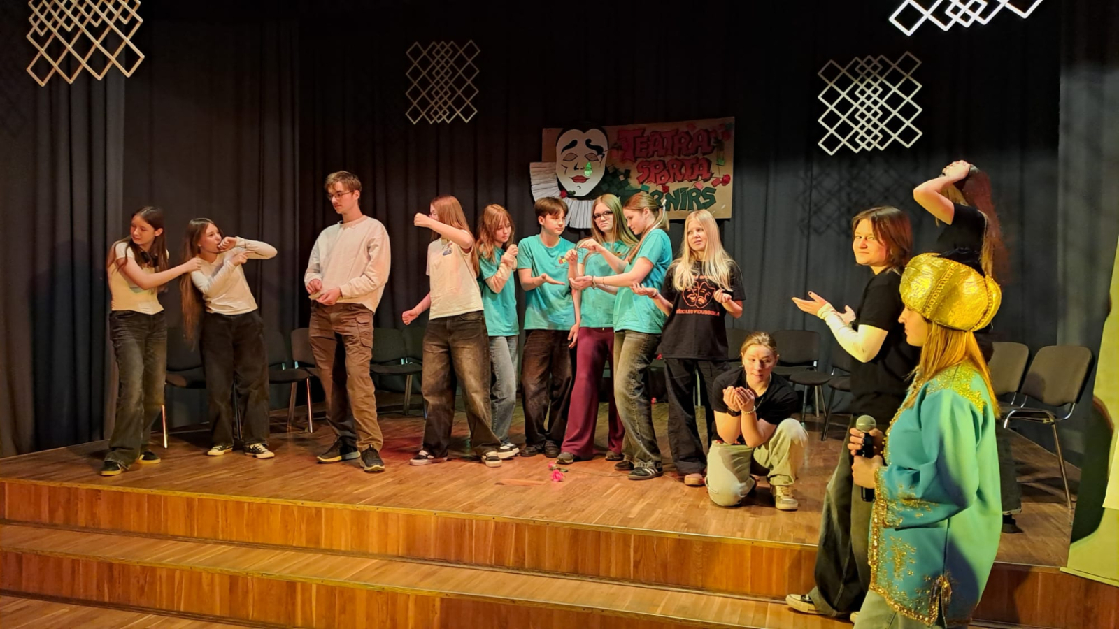 Ogres novada skolu un Iecavas vidusskolas teātra sporta komandas piedalās Daugavkrastu teātra turnīrā Ikšķiles vidusskolā
