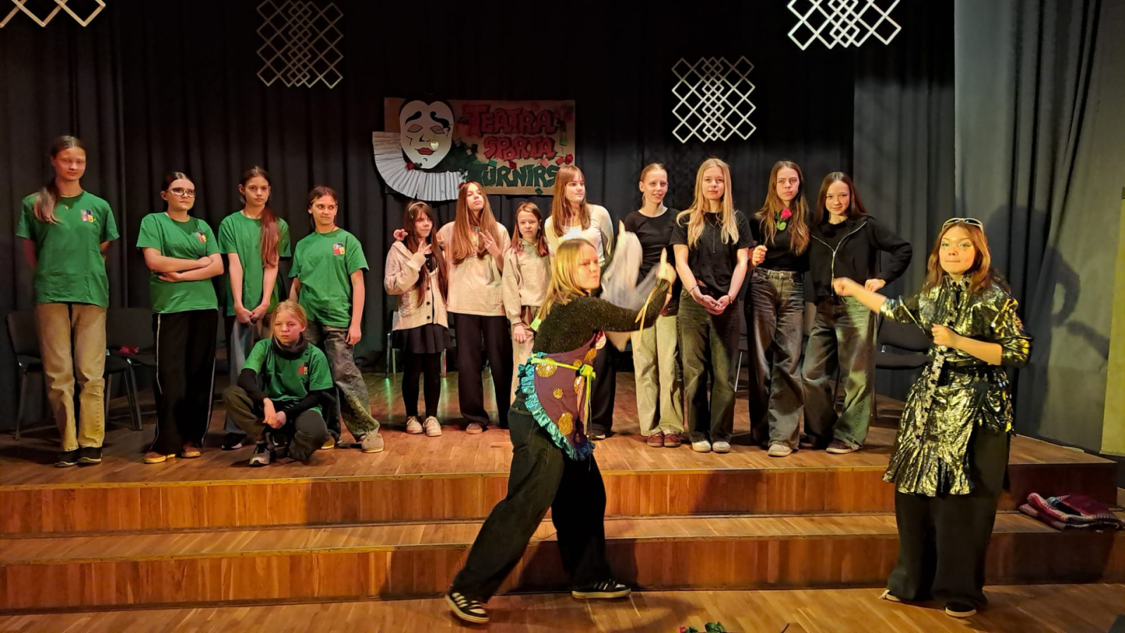 Ogres novada skolu un Iecavas vidusskolas teātra sporta komandas piedalās Daugavkrastu teātra turnīrā Ikšķiles vidusskolā