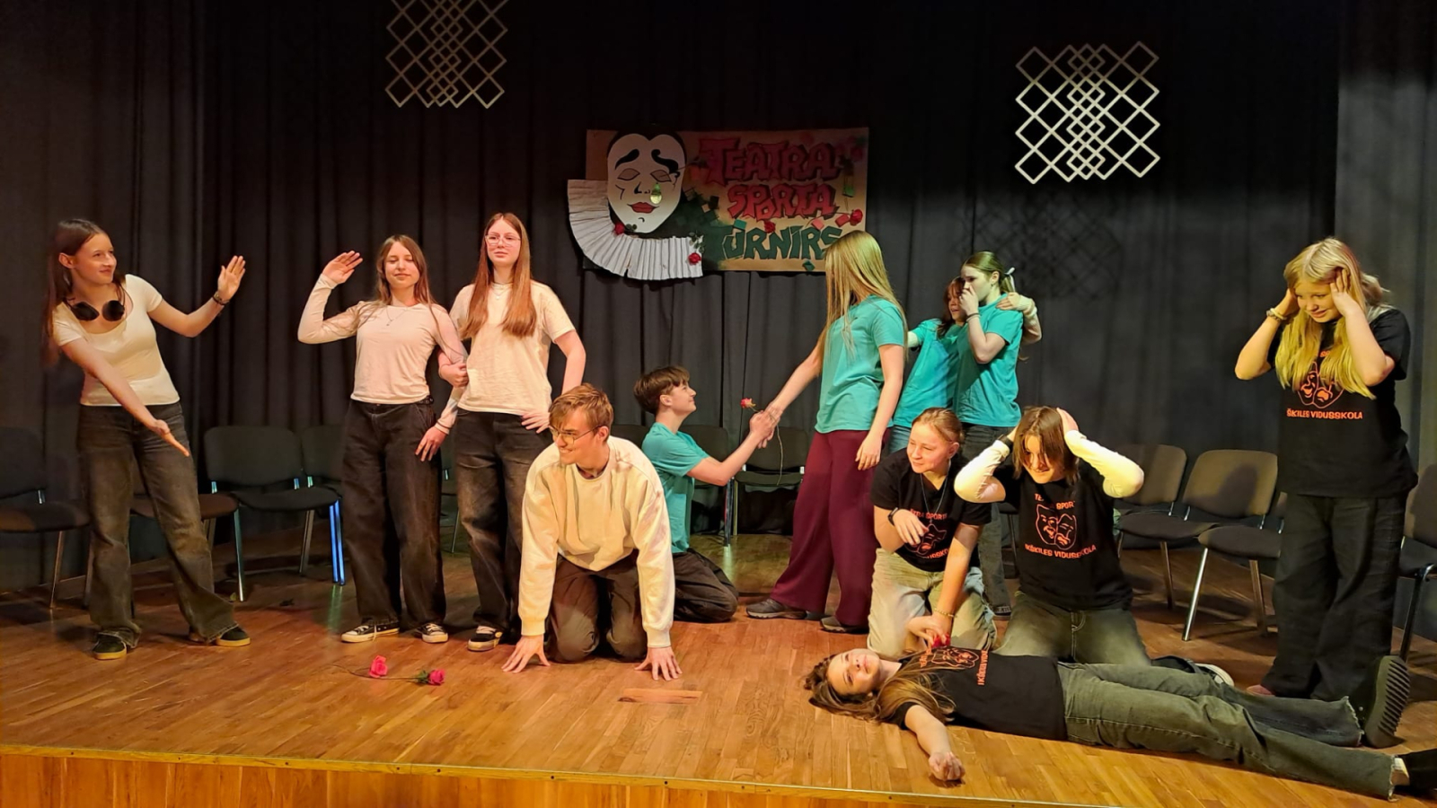 Ogres novada skolu un Iecavas vidusskolas teātra sporta komandas piedalās Daugavkrastu teātra turnīrā Ikšķiles vidusskolā