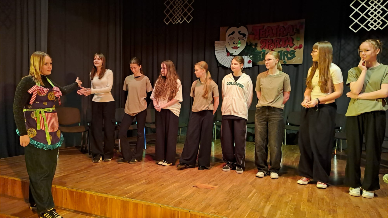 Ogres novada skolu un Iecavas vidusskolas teātra sporta komandas piedalās Daugavkrastu teātra turnīrā Ikšķiles vidusskolā