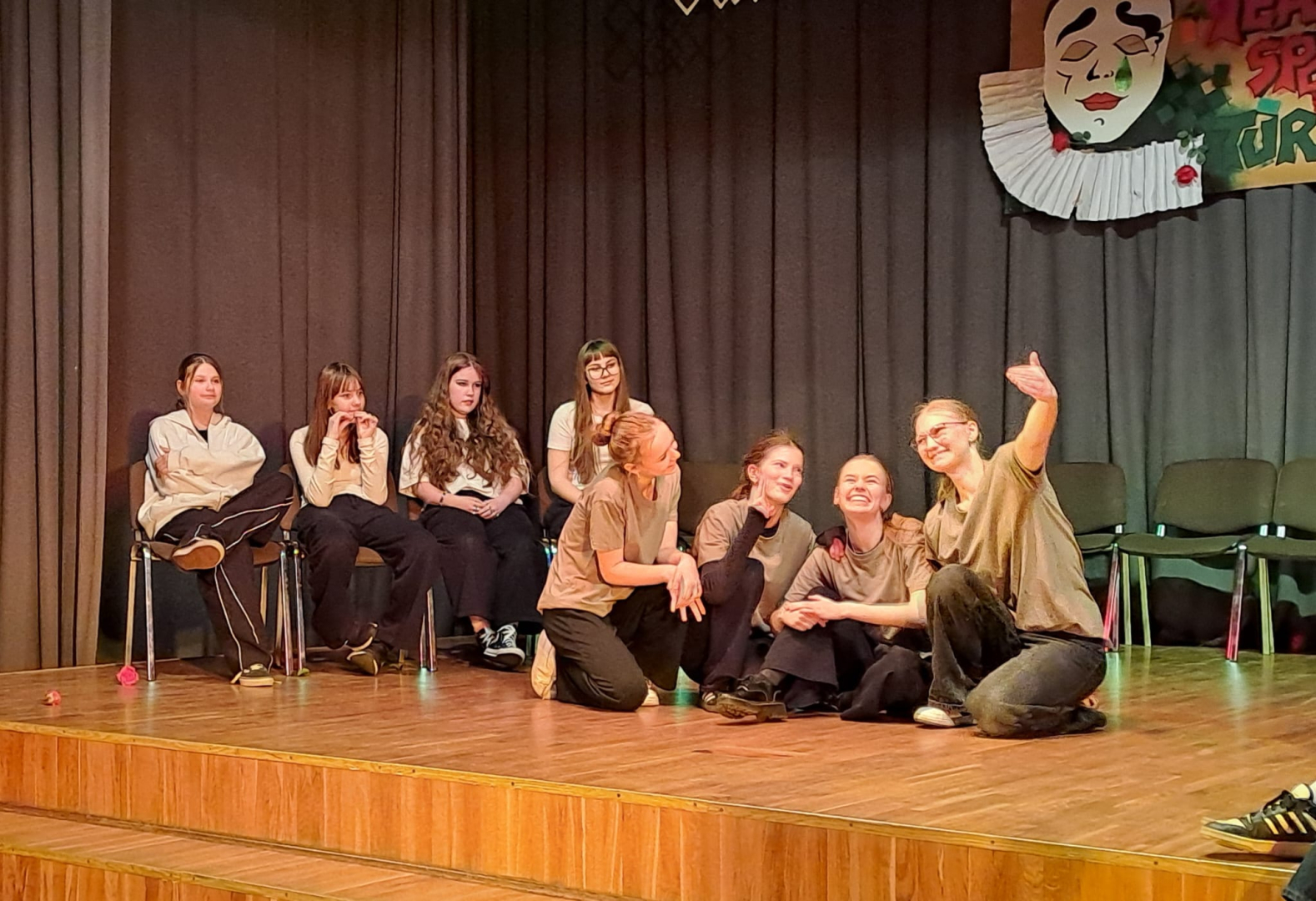 Ogres novada skolu un Iecavas vidusskolas teātra sporta komandas piedalās Daugavkrastu teātra turnīrā Ikšķiles vidusskolā