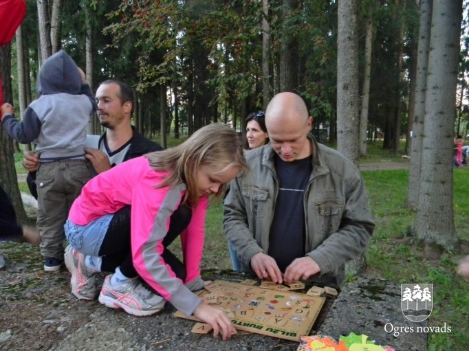 Ogres sākumskolā mēs ar tēti abi