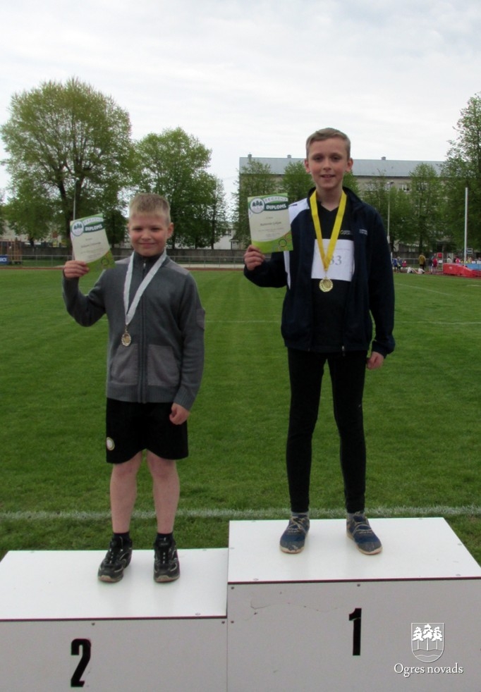 Ogrēniešiem un madlieniešiem 10 medaļas vecuma grupā U12