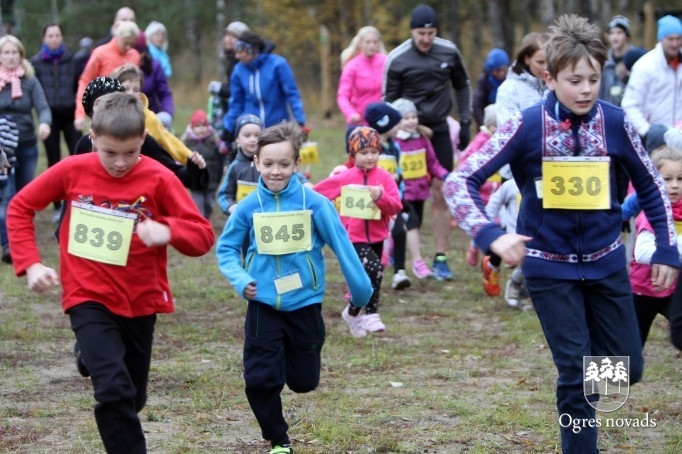 Bērni no Ukrainas priecājas par Latvijas skaisto dabu