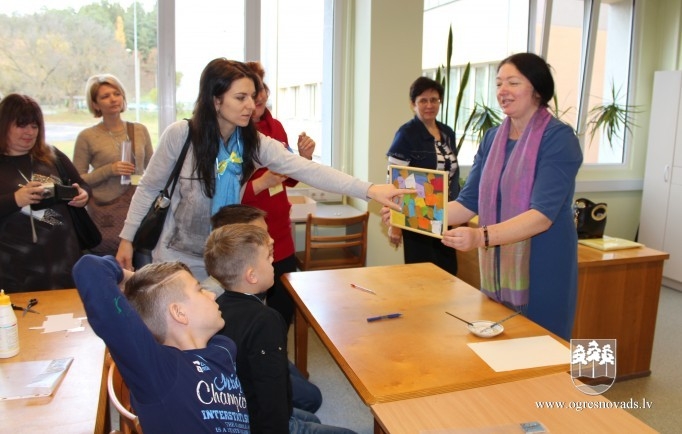 Nometnes dalībnieki viesojas Jaunogres vidusskolā