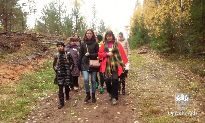 Bērni no Ukrainas priecājas par Latvijas skaisto dabu