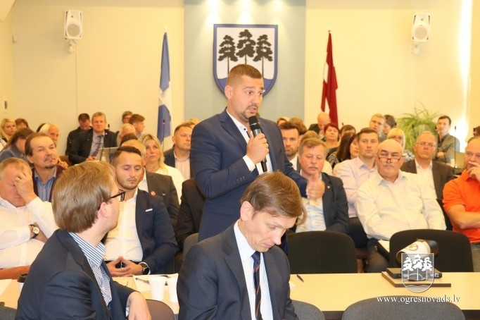 VARAM konsultējas ar pašvaldību deputātiem par gaidāmo reformu