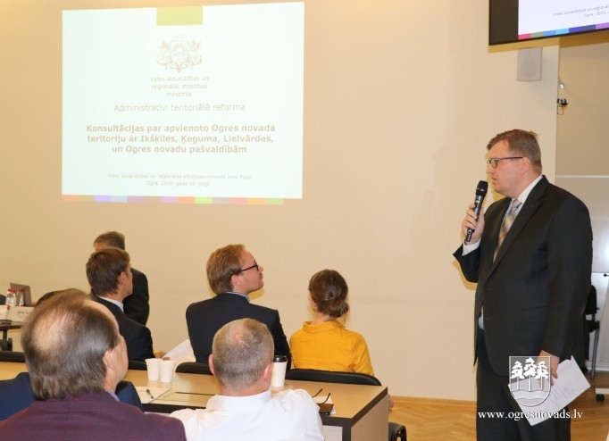 VARAM konsultējas ar pašvaldību deputātiem par gaidāmo reformu