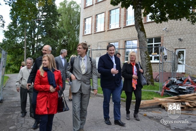 Vides aizsardzības un reģionālās attīstības ministrs apmeklē Ogri