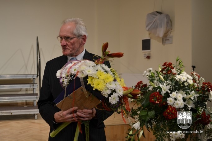 Latvijas valsts svētkos pasniedz apbalvojumu “Ogres goda pilsonis”