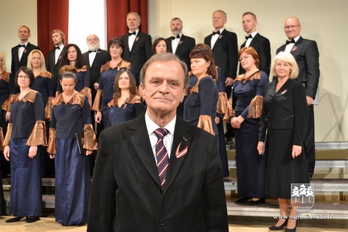 Latvijas valsts svētkos pasniedz apbalvojumu “Ogres goda pilsonis”