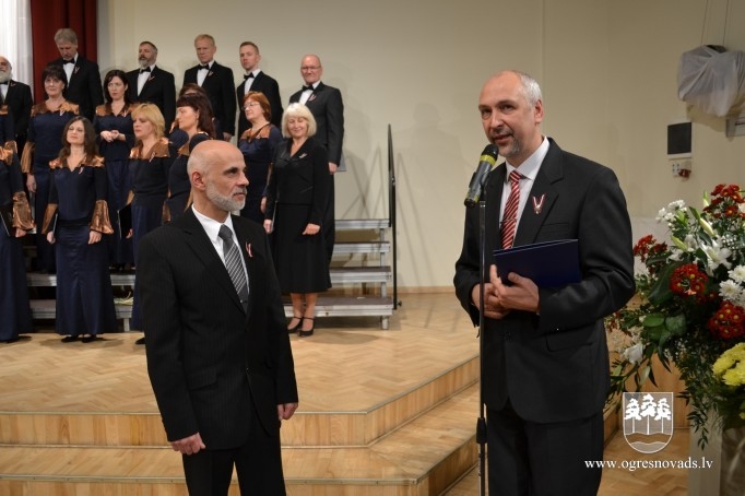 Latvijas valsts svētkos pasniedz apbalvojumu “Ogres goda pilsonis”