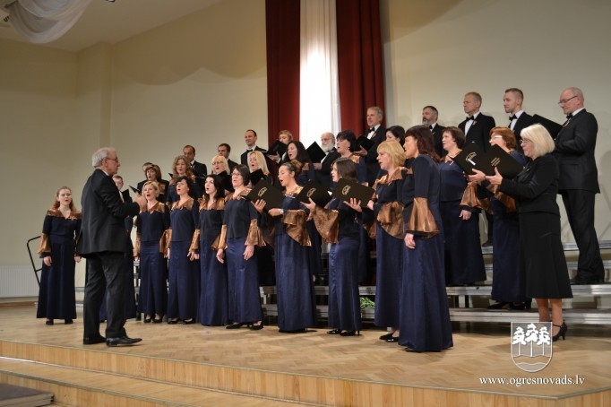Latvijas valsts svētkos pasniedz apbalvojumu “Ogres goda pilsonis”