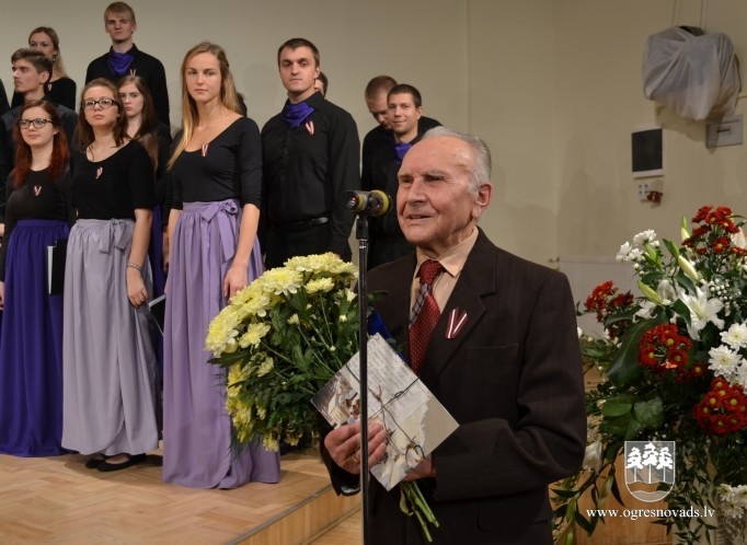 Latvijas valsts svētkos pasniedz apbalvojumu “Ogres goda pilsonis”