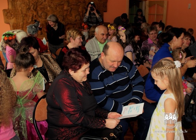 Sirsnības pilna vecvecāku nedēļa PII “Dzīpariņš”