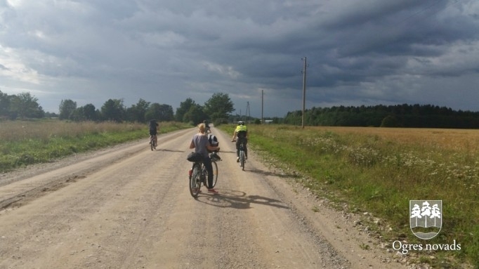 Ogres JIC „Burziņš” jaunieši min pedāļus „Velosprādzienā”!
