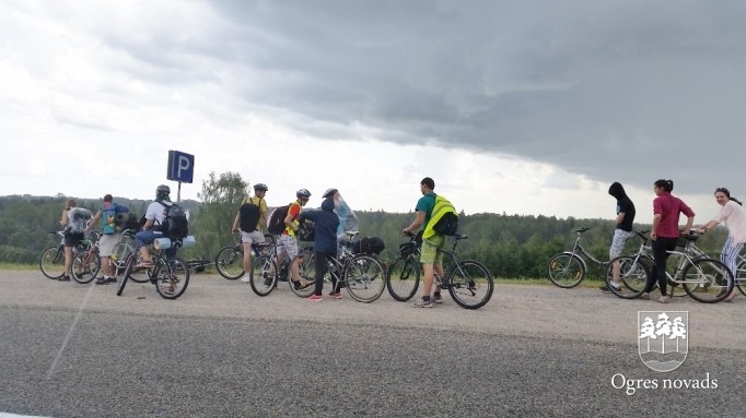 Ogres JIC „Burziņš” jaunieši min pedāļus „Velosprādzienā”!