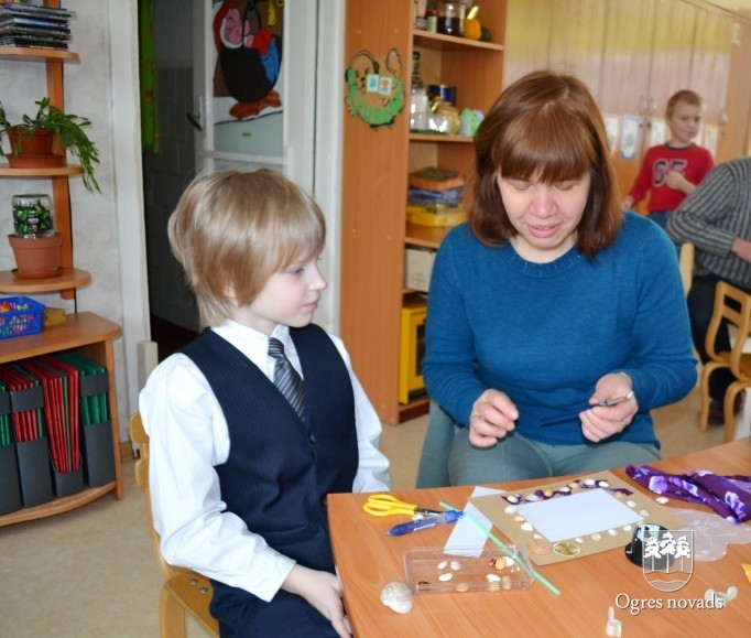 "Zelta sietiņā" pulcējas audzēkņu vecvecāki