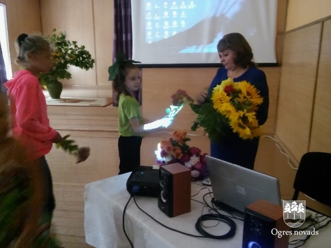 Ziedi un proza Taurupes pamatskolā