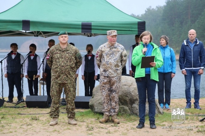 Zilajos kalnos norisinājies militāri patriotiskās audzināšanas pārgājiens