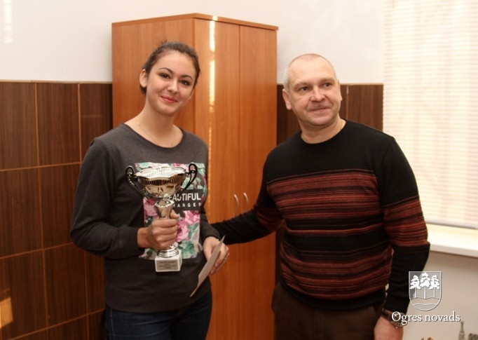 Snaiperi sadala Ziemassvētku kausu ložu šaušanā