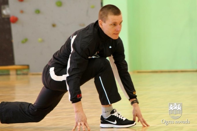 Suntažu vidusskolā viesojas Aigars Fadejevs (foto Andris Linde)