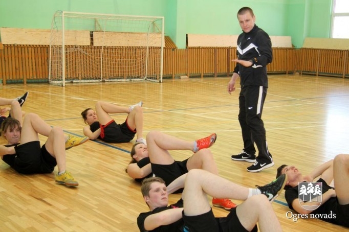 Suntažu vidusskolā viesojas Aigars Fadejevs (foto Andris Linde)