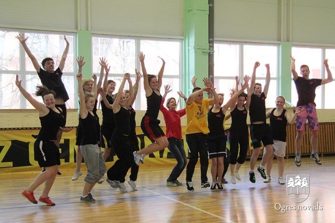 Suntažu vidusskolā viesojas Aigars Fadejevs (foto Andris Linde)