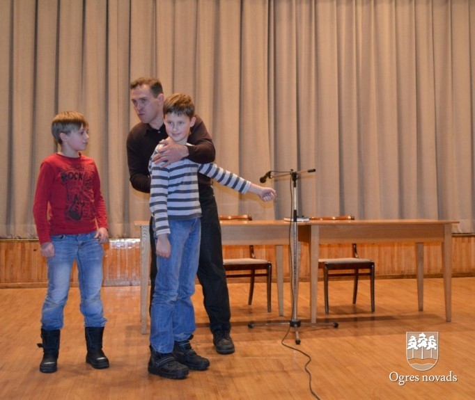 Artūrs Irbe tiekas ar skolēniem