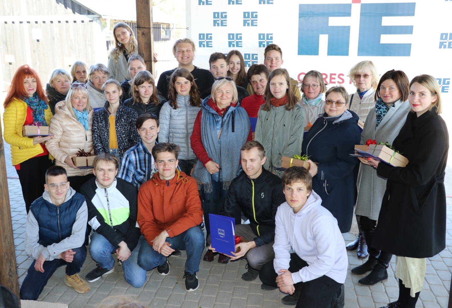 Godina novada skolu valsts posma mācību priekšmetu olimpiāžu un sporta sacensību laureātus. 16.05.2022.