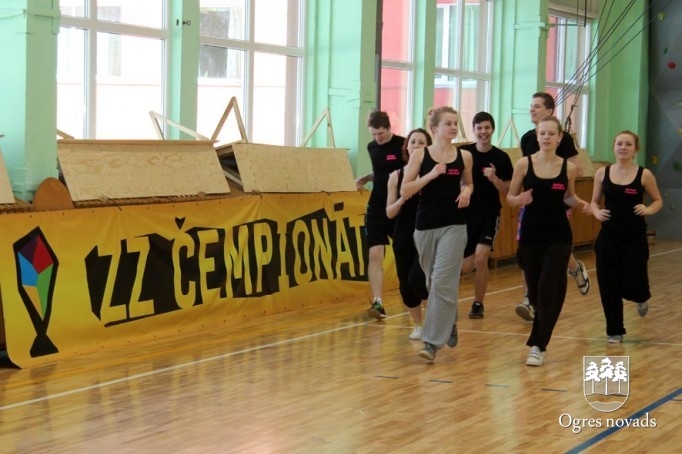 Suntažu vidusskolā viesojas Aigars Fadejevs (foto Andris Linde)